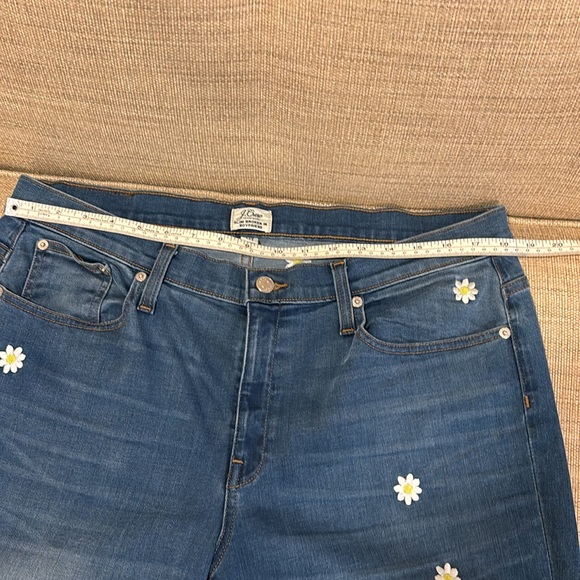 J Crew Women's Blue Jeans with Daisy Embroidery - Picture 7 of 8